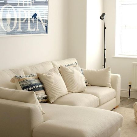 The Padora Apartment Portrush Exterior photo